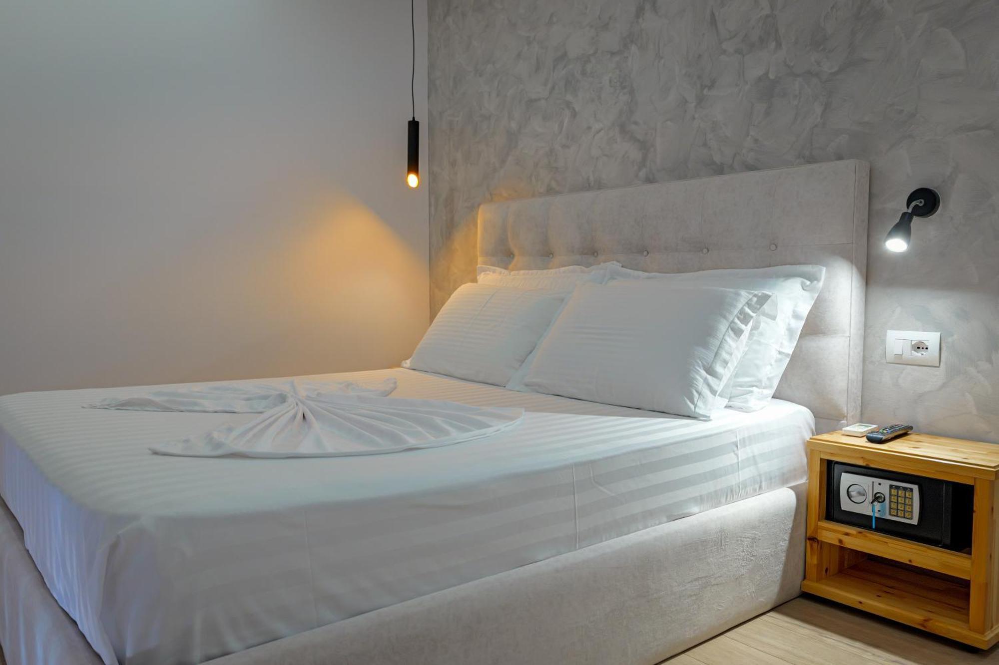 Villa Juna Beach Sarandë Eksteriør billede